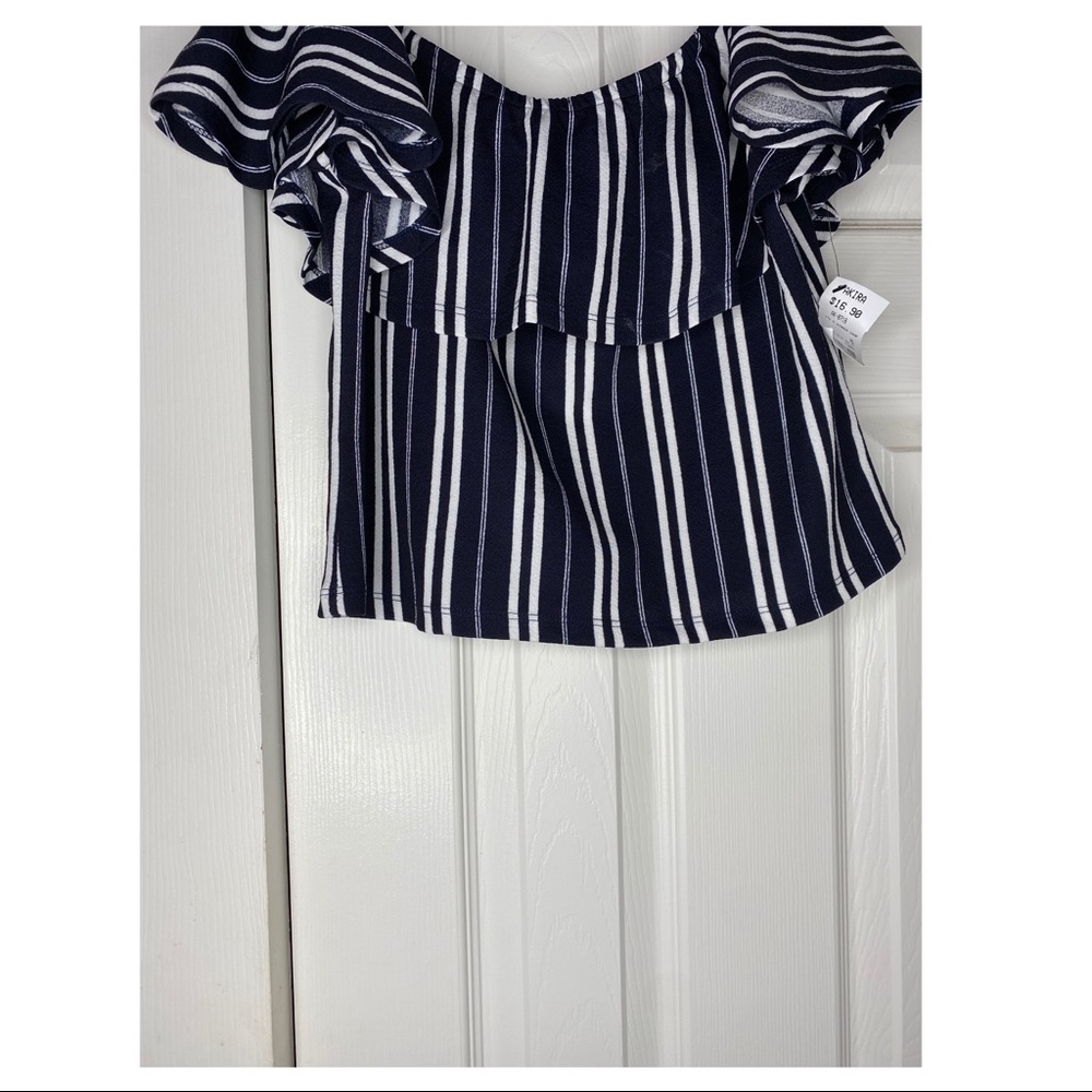 OFF THE SHOULDER CROP TOP